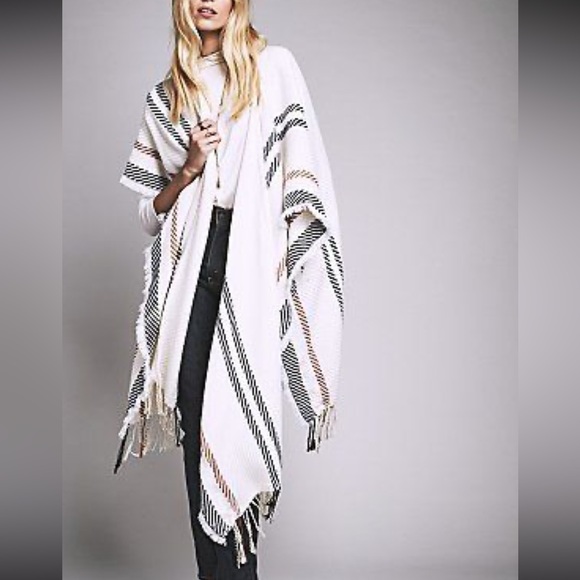 Free People Topanga Tassel Ruana (poncho) - Picture 2 of 5